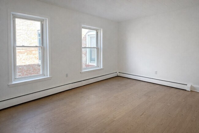 Photo - 334 Meridian St Unidad 3