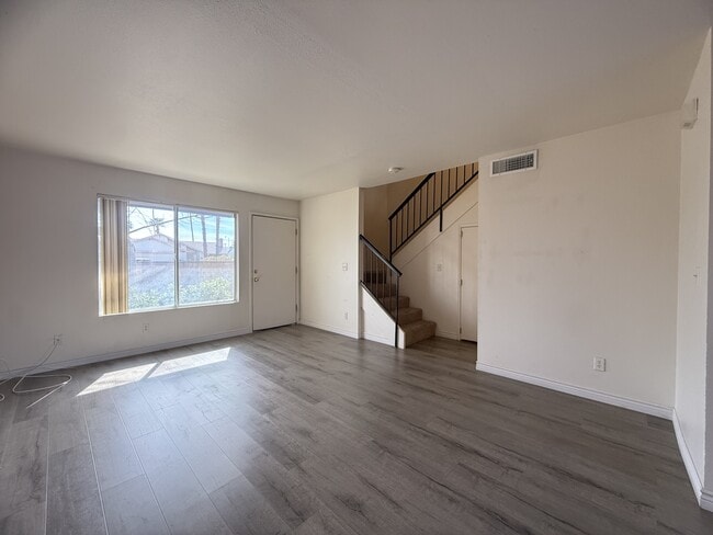 Photo - 6211 Meadow Haven Ln