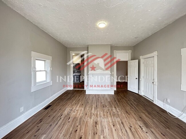 Photo - 815 S Main St