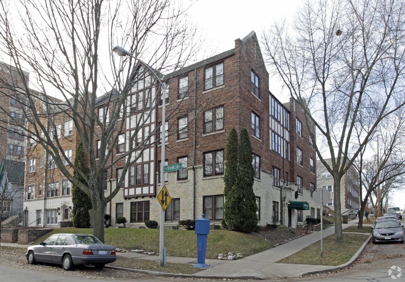 Photo - Franklin Hall Apartments