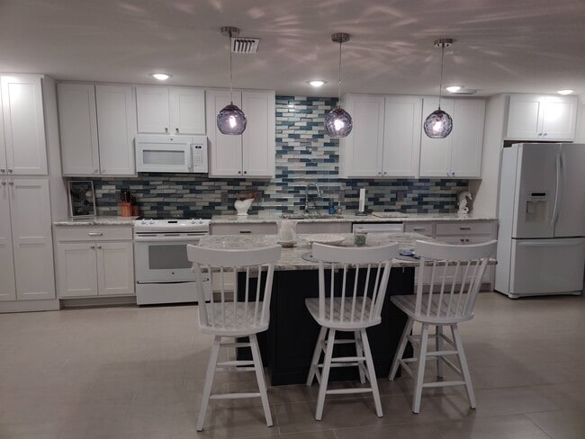 Photo - 5157 Silent Loop Unit Windward cove