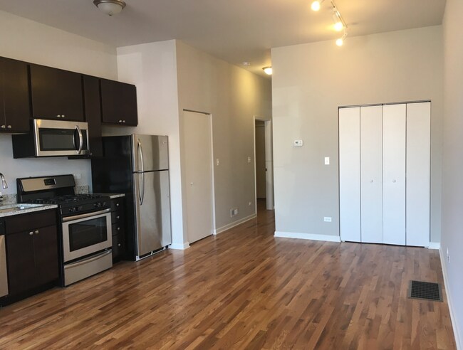 Photo - 3123 W Lawrence Ave Unit 1