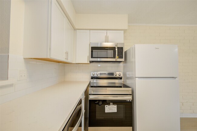 Photo - 12803 High Star Dr