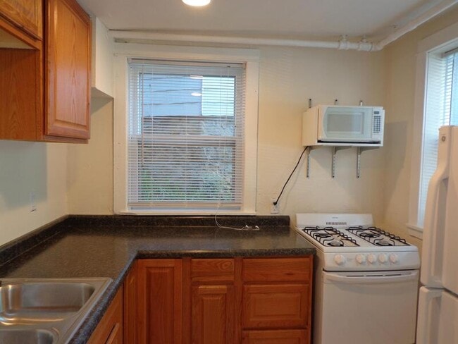 Photo - 121 E Gorham St Unit 2