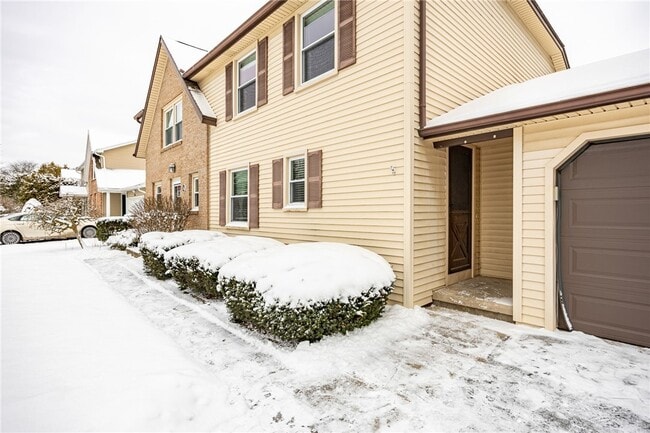 Photo - 16 Sanders Farm Dr