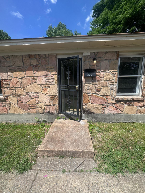 Photo - 220 Mill Ave