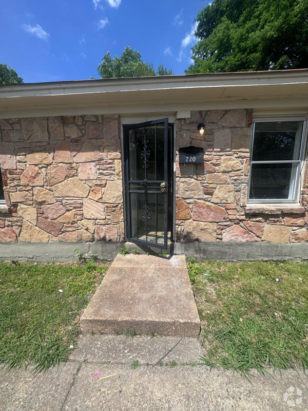 Building Photo - 220 Mill Ave Rental