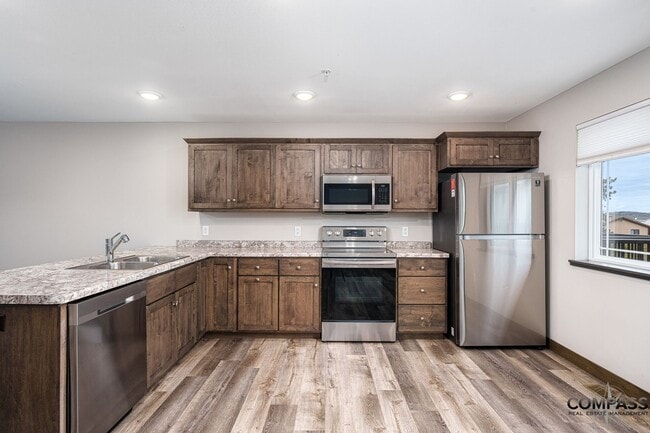 Photo - SPACIOUS AND MODERN TOWNHOME