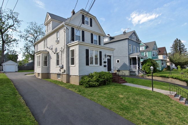 Photo - 552 Cumberland St Unidad First Floor