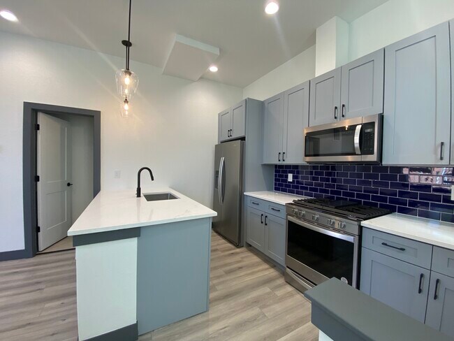 Photo - 3569 S Pennsylvania St