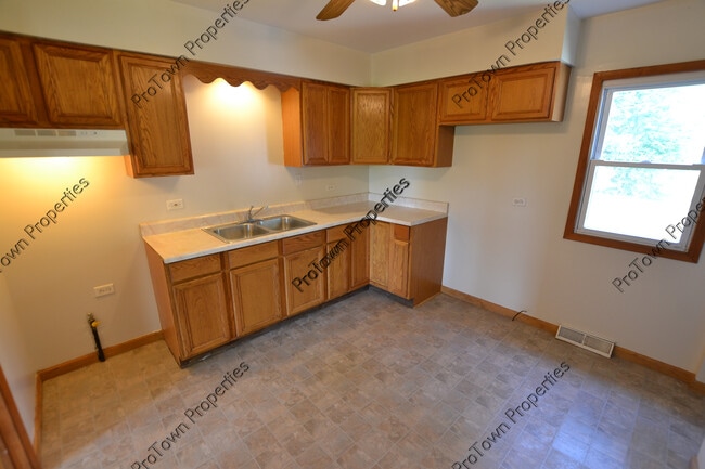 Photo - 821 Penfield Ave