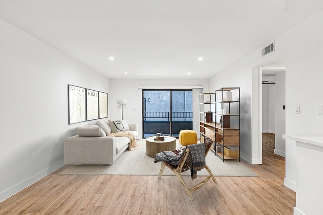 Photo - 5807 Laurel Canyon Blvd