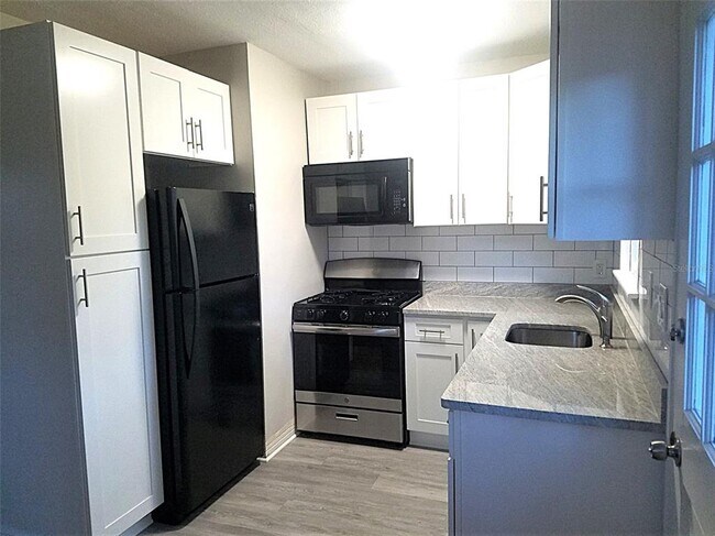 Photo - 2259 2nd Ave N