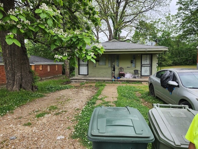 Building Photo - 306 E Waldorf Ave Rental