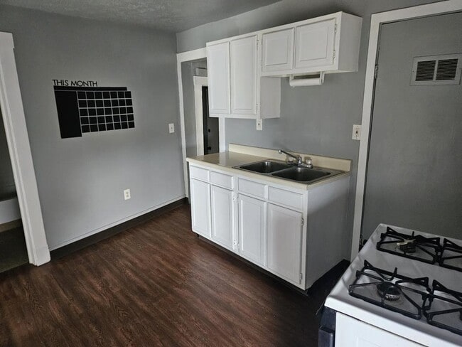Photo - 6909 Denison Ave