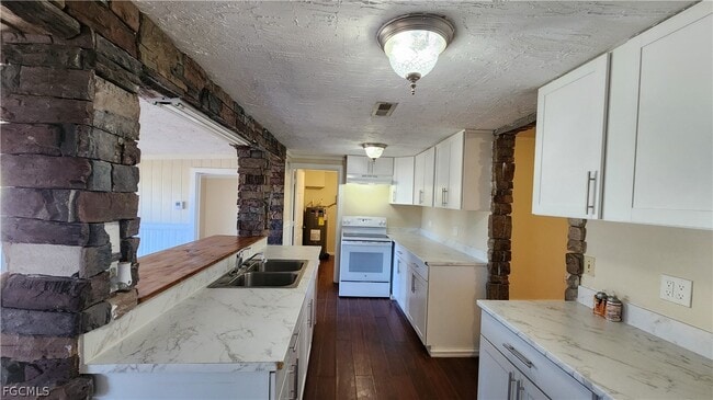 Photo - 2181 Brandon St