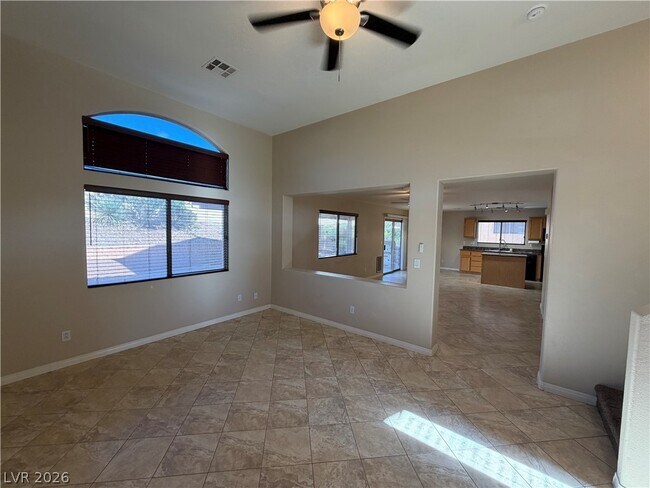 Photo - 7613 Roop St