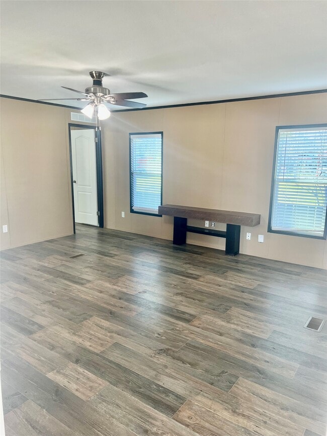 Photo - 21411 Russell Dr