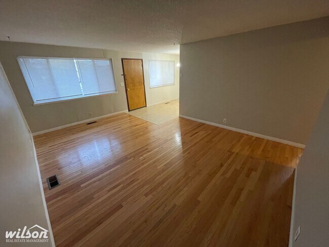 Photo - 1112-1114 W Freemont Ave Unit 1114