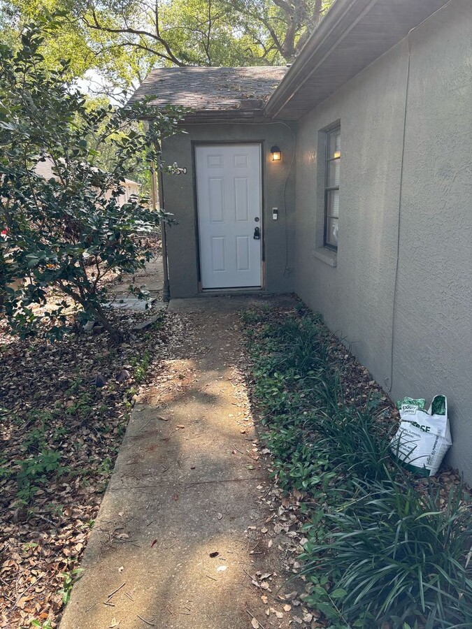 Move-In Ready 2BR/2BA Home by 05/01 - Move-In Ready 2BR/2BA Home by 05/01