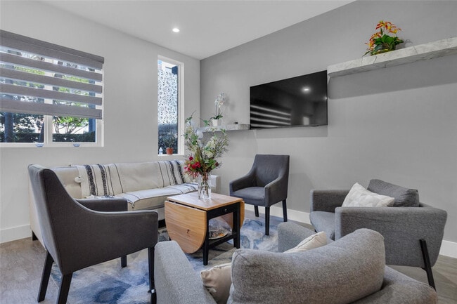 Photo - 1045 NE 18th Ave