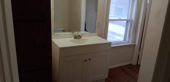 Photo - 558 E Merchant St Unit 2