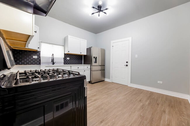 Photo - 7917 S Ellis Ave