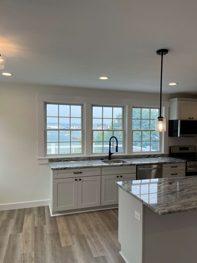 Photo - 169 E Main St Unit B