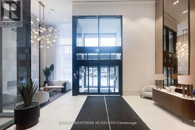 Photo - 2020 Bathurst St Unité 806