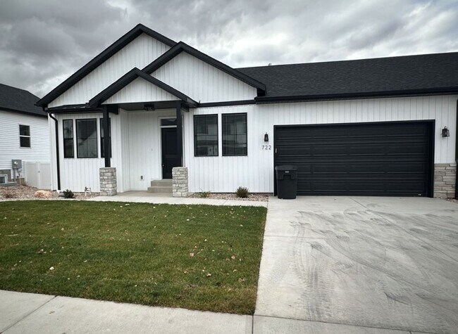 Building Photo - 714 S Liberty Cove Dr