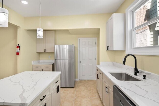 Photo - 118 Lehigh Ave Unit Apt 1