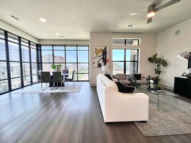 Photo - 3330 Oak Grove Ave Unit 1302