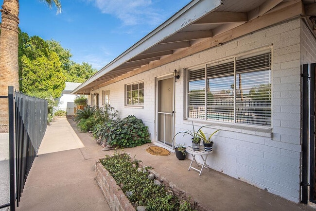Building Photo - 3517 E Montecito Ave Unit A