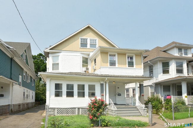 Building Photo - 463 Wilmot Ave Unit 3