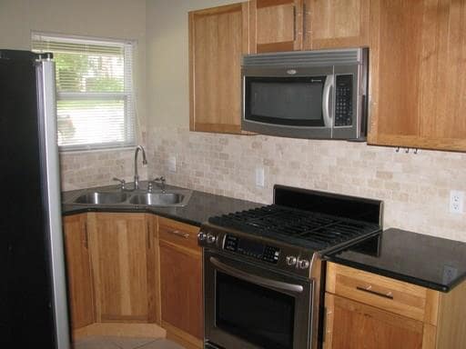 Photo - 907 W 30th St