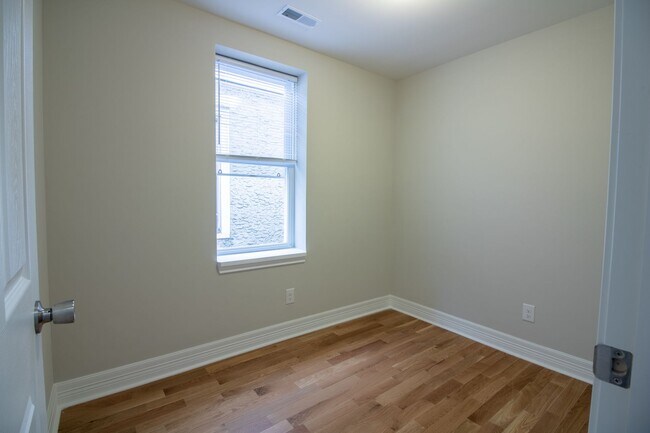 Photo - 3143 W Norris St Unit 2F