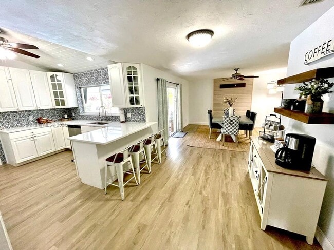 Photo - 1887 Finn Hill Dr