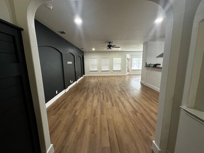 Photo - 7822 Bur Oak Way