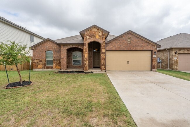 Spacious 3-Bedroom, 2-Bath Home in Lake Po... - Spacious 3-Bedroom, 2-Bath Home in Lake Po...