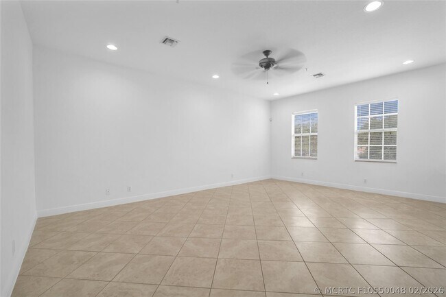 6809 Lakeside Cir N