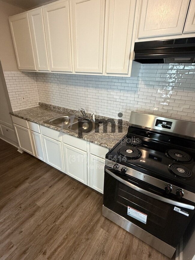 Photo - 1512 N Gladstone Ave