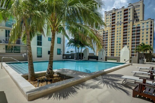 Photo - 9055 SW 73rd Ct Unidad 702