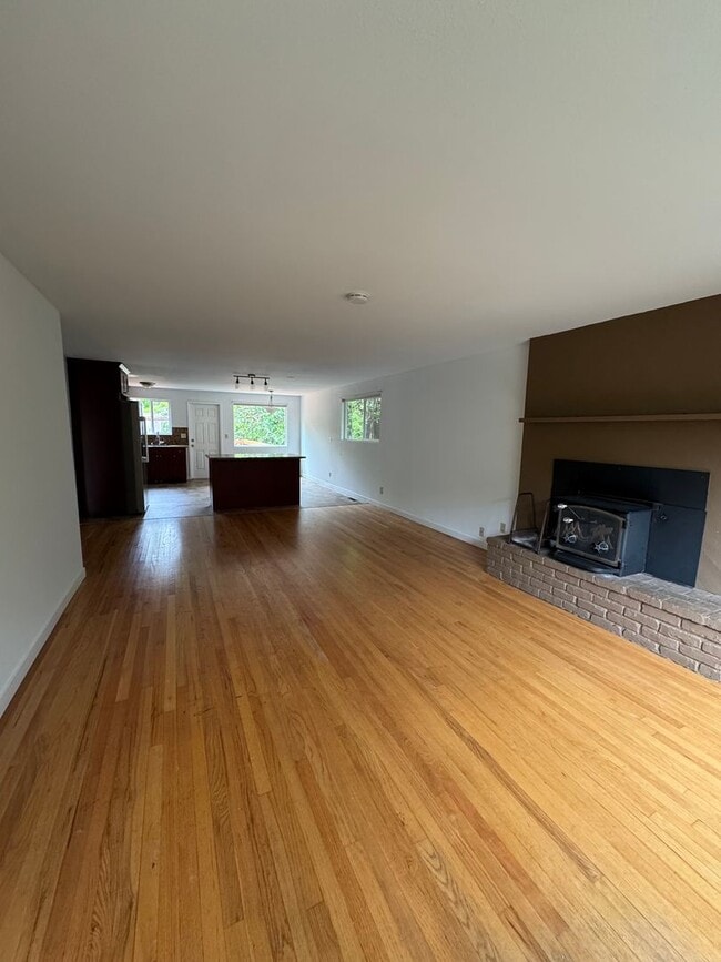Photo - Spacious 4 Bedroom in Beacon Hill! Lots of Updates, Perfect Location!