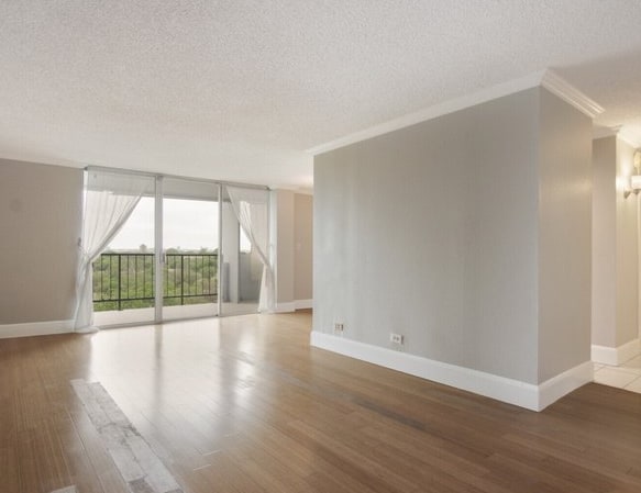 Building Photo - 7039 San Pedro Ave Unit 669.12