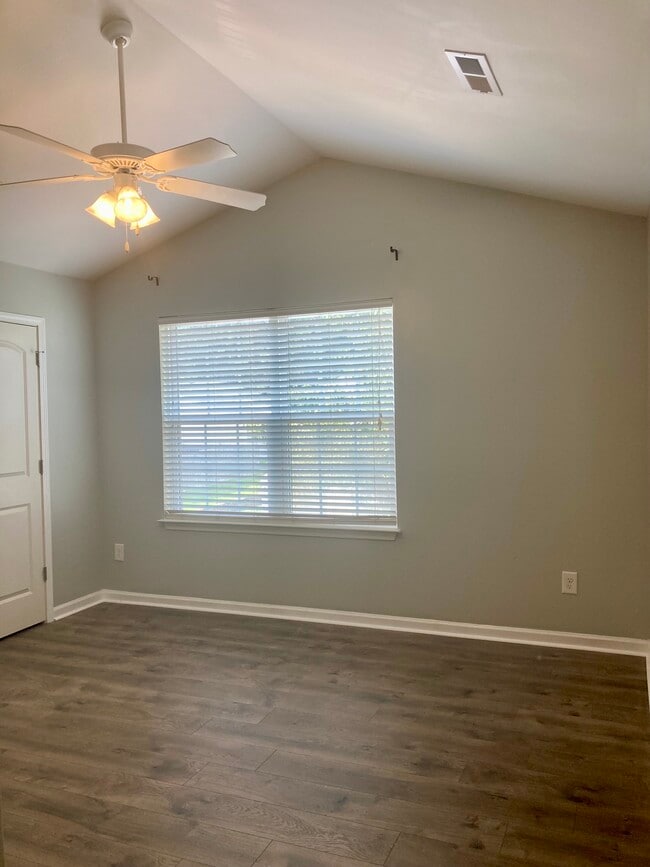 Building Photo - 1358 Dowden St Rental