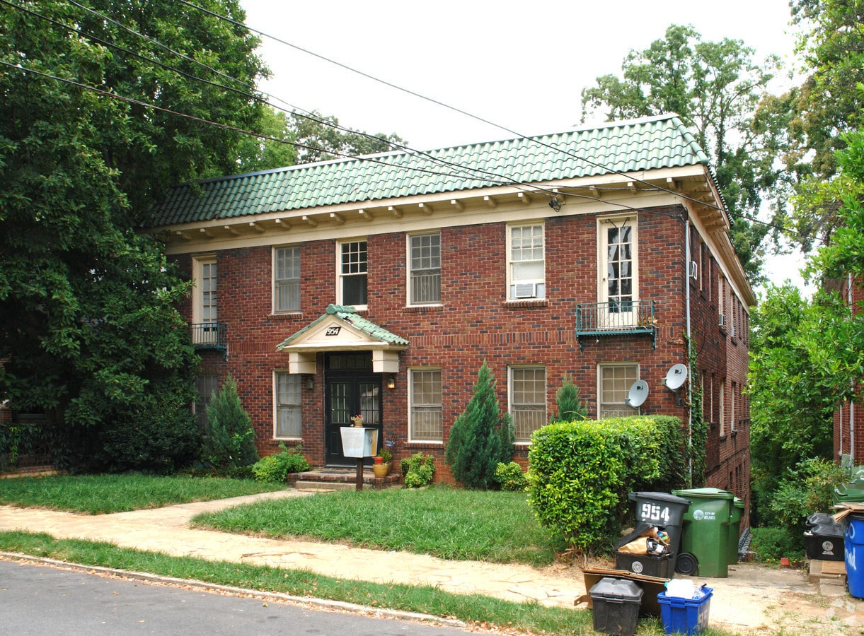 Photo - Greenwood Avenue Apartments