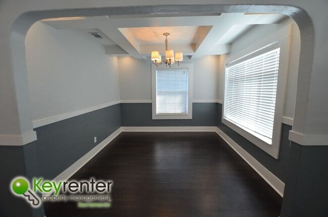 Photo - 3335 42nd St