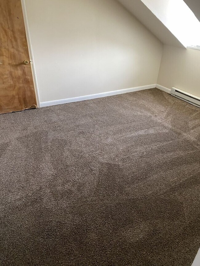 Photo - 4 Bed 2 Bath Unit 9 Olmstead Street 2