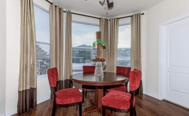 Building Photo - 3 bedroom in Houston TX 77090 Unit 3047 Rental