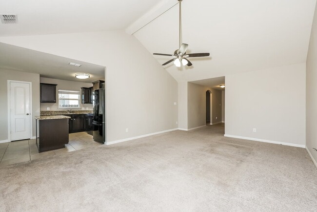 Photo - 157 Aaron St